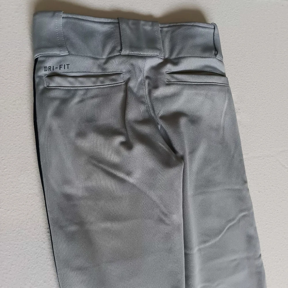 Nike Dri-Fit Sz XS Basball Gray&Black Kids Pants (Staining On Knees...see Photos